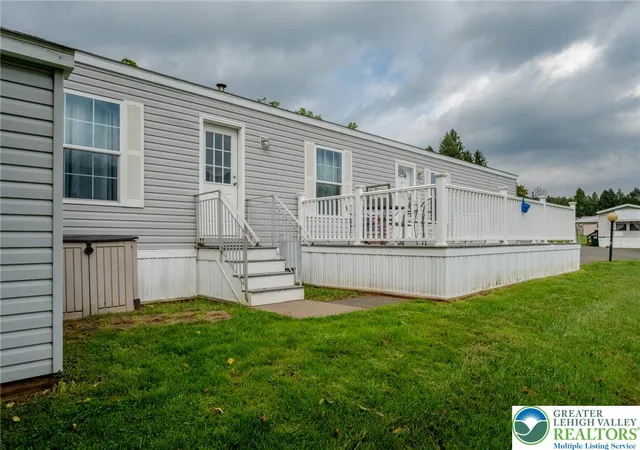 Photo 2 of Manufactured home for sale at 2 Chestnut Ridge Cir, Kunkletown, PA 18058 | MLS# 783821 | Listing updated on 2026-09-03