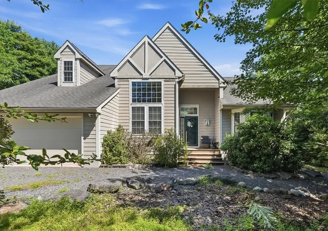 Photo 1 of Single family home for sale at 133 Conifer Ln, Tobyhanna Twp, PA 18350 | MLS# 783925 | Listing updated on 2026-09-03
