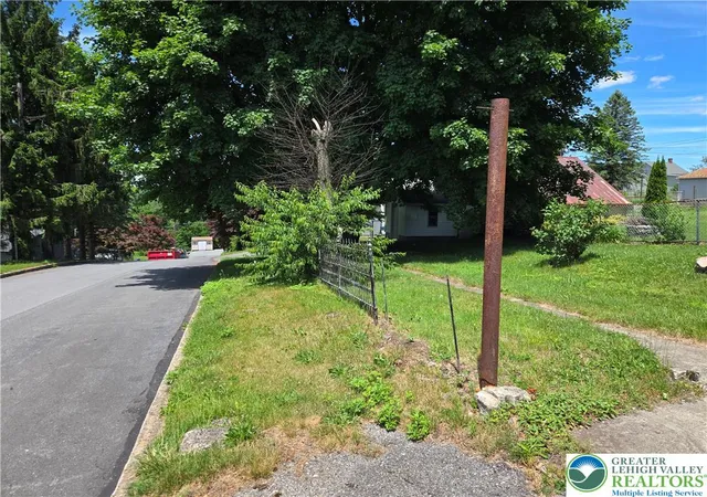 Photo 3 of Single family home for sale at 248 W Hazard St, Summit Hill, PA 18250 | MLS# 783956 | Listing updated on 2026-09-16