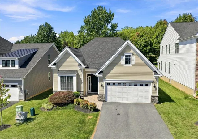 Photo 3 of Single family home for sale at 1692 Valley View Dr, Allentown, PA 18104 | MLS# 783876 | Listing updated on 2026-10-07