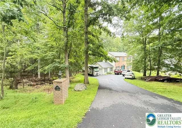 Photo 2 of Single family home for sale at 193 St Andrews Dr, Lehman Twp, PA 18324 | MLS# 783940 | Listing updated on 2026-09-04