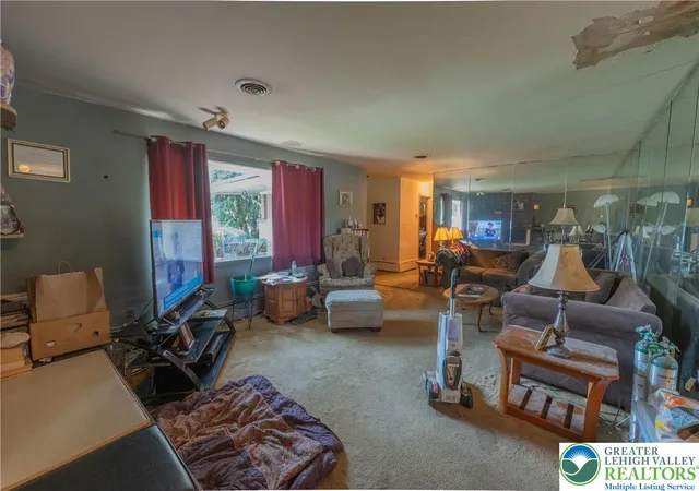 Photo 3 of Single family home for sale at 3901 Grant St, Slatedale, PA 18079 | MLS# 783291 | Listing updated on 2026-09-18