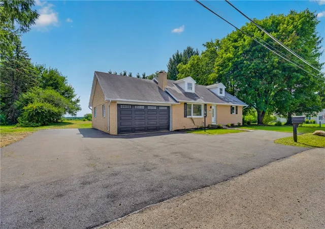 Photo 3 of Sale Pending at 524 Clyde St, Nazareth, PA 18064 | MLS# 784070 | Listing updated on 2026-10-02