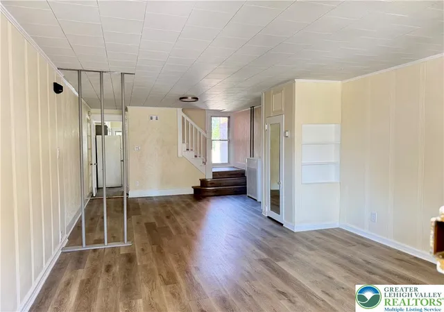Photo 3 of Sale Pending at 2005 W Washington St, Allentown, PA 18104 | MLS# 784093 | Listing updated on 2026-09-14