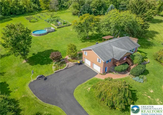 Photo 1 of Single family home for sale at 395 Sunrise Blvd, Mount Bethel, PA 18343 | MLS# 784082 | Listing updated on 2026-09-25