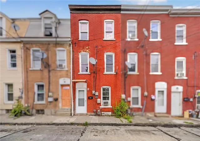 Photo 1 of Townhouse for sale at 527 N Elliger St, Allentown, PA 18102 | MLS# 784105 | Listing updated on 2026-09-07