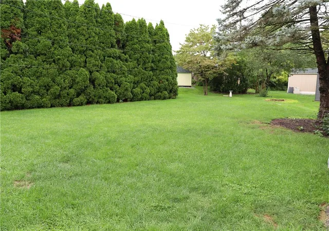 Photo 2 of Single family home for sale at 3202 Aberdeen Cir Allentown, Allentown, PA 18104 | MLS# 784085 | Listing updated on 2026-10-07