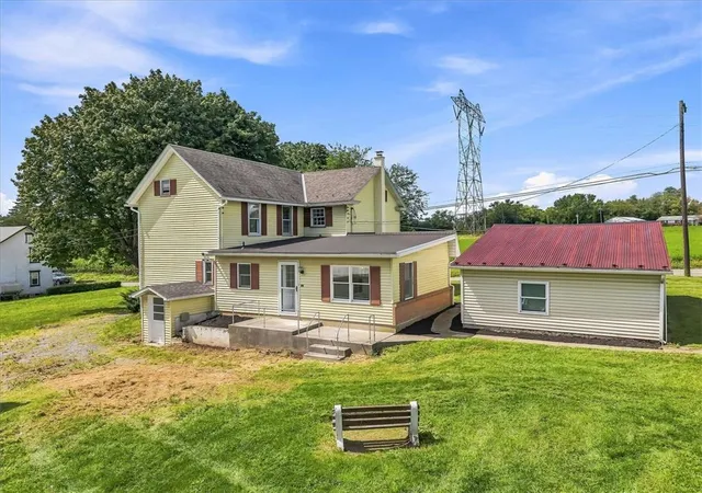 Photo 3 of Single family home for sale at 2412 Clearview Rd, Coplay, PA 18037 | MLS# 784113 | Listing updated on 2026-10-03