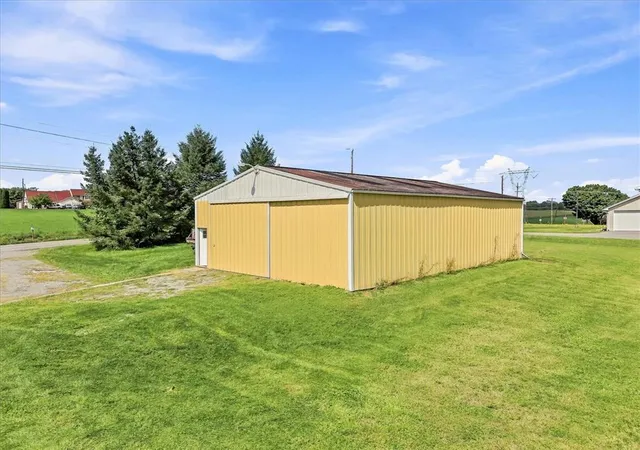 Photo 4 of Single family home for sale at 2412 Clearview Rd, Coplay, PA 18037 | MLS# 784113 | Listing updated on 2026-10-03