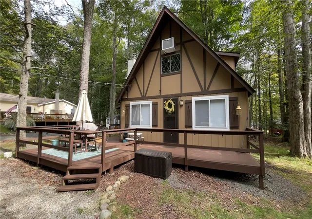 Photo 1 of Single family home for sale at 136 Tomhickon Trl, Pocono Lake, PA 18347 | MLS# 783962 | Listing updated on 2026-09-20