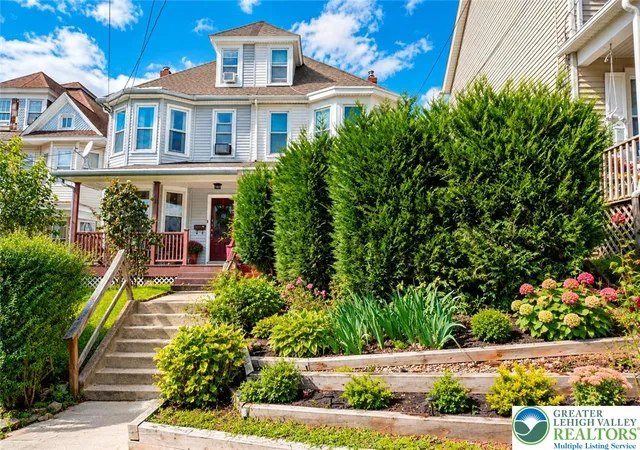 Photo 3 of Single family home for sale at 1147 Wood Ave, Easton, PA 18042 | MLS# 784090 | Listing updated on 2026-09-21