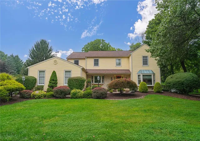 Photo 3 of Single family home for sale at 4399 Driftwood Ln, Allentown, PA 18103 | MLS# 782889 | Listing updated on 2026-10-03