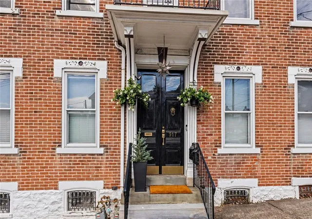 Photo 3 of Single family home for sale at 917 Main St, Bethlehem, PA 18018 | MLS# 783211 | Listing updated on 2026-10-02