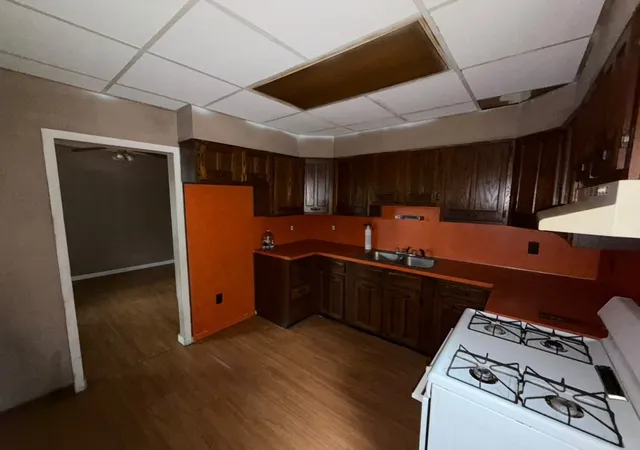 Photo 3 of Multi family home for sale at 833 Walnut Ave, Easton, PA 18042 | MLS# 784187 | Listing updated on 2026-09-17