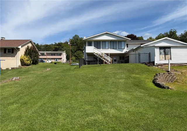 Photo 4 of Sale Pending at 724 Lincoln Ave, Walnutport, PA 18088 | MLS# 784195 | Listing updated on 2026-09-18