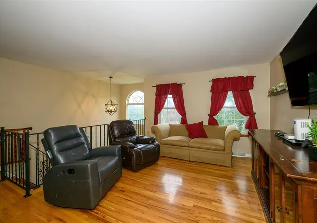 Photo 4 of Single family home for sale at 3722 Apple Rd, Orefield, PA 18069 | MLS# 784108 | Listing updated on 2026-09-27