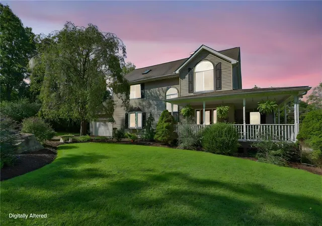 Photo 2 of Sale Pending at 4010 Crst View Dr, Stroudsburg, PA 18360 | MLS# 783657 | Listing updated on 2026-09-20