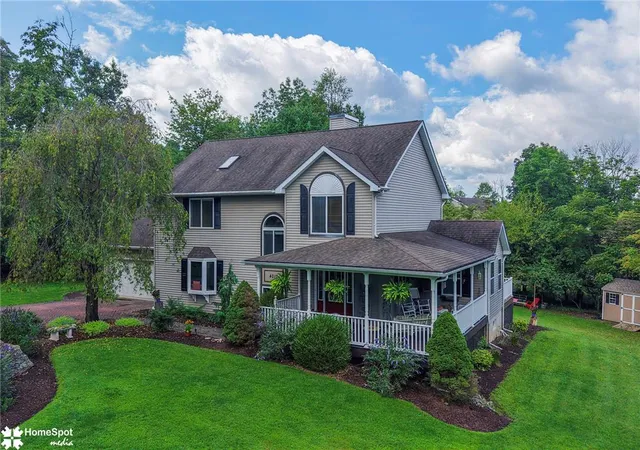 Photo 3 of Sale Pending at 4010 Crst View Dr, Stroudsburg, PA 18360 | MLS# 783657 | Listing updated on 2026-09-20