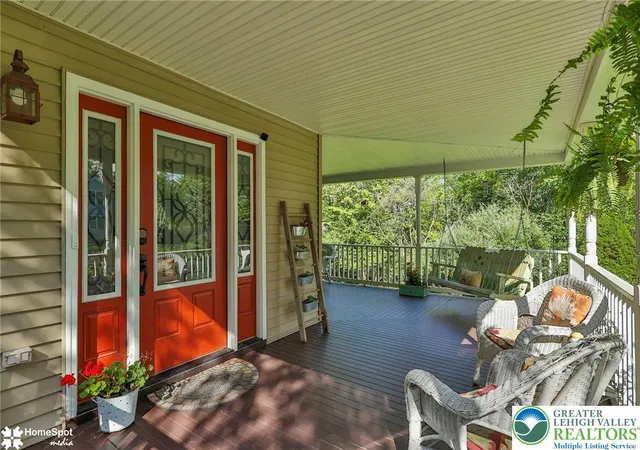 Photo 4 of Sale Pending at 4010 Crst View Dr, Stroudsburg, PA 18360 | MLS# 783657 | Listing updated on 2026-09-20