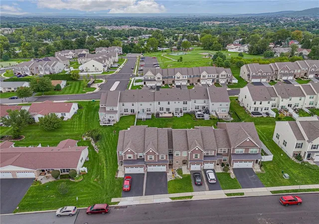Photo 3 of Townhouse for sale at 4489 Stole Rd, Emmaus, PA 18049 | MLS# 784122 | Listing updated on 2026-10-07