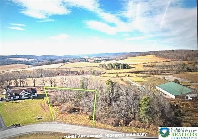 Photo 4 of Single family home for sale at 16 Ricks Rd, New Ringgold, PA 17960 | MLS# 784203 | Listing updated on 2026-09-09