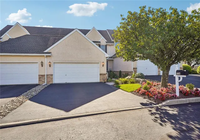 Photo 2 of Sale Pending at 536 Parkside Ct, Allentown, PA 18104 | MLS# 784119 | Listing updated on 2026-09-18