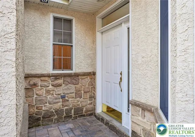 Photo 3 of Sale Pending at 536 Parkside Ct, Allentown, PA 18104 | MLS# 784119 | Listing updated on 2026-09-18