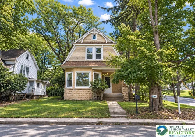 Single family home for sale at 40 Fairview Ave, Mount Pocono, PA 18344 | MLS# 784257