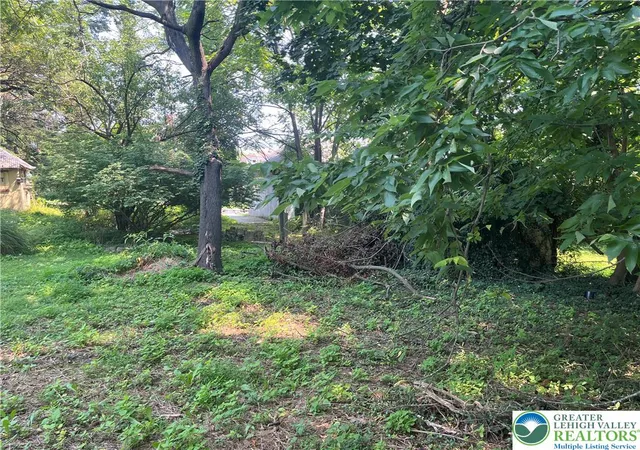 Photo 2 of Sale Pending at 2300 Sycamore St, Easton, PA 18042 | MLS# 784259 | Listing updated on 2026-09-24