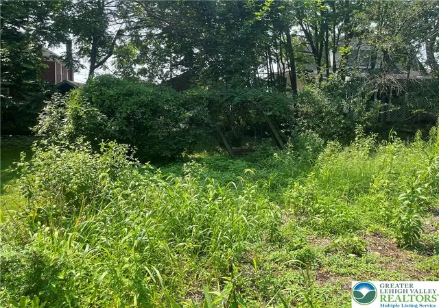 Photo 3 of Sale Pending at 2300 Sycamore St, Easton, PA 18042 | MLS# 784259 | Listing updated on 2026-09-24