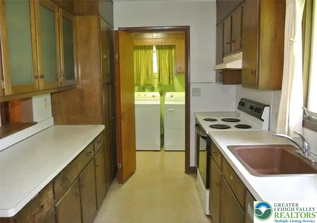 Photo 3 of Sale Pending at 4515 E Texas Rd, Allentown, PA 18103 | MLS# 784269 | Listing updated on 2026-09-14