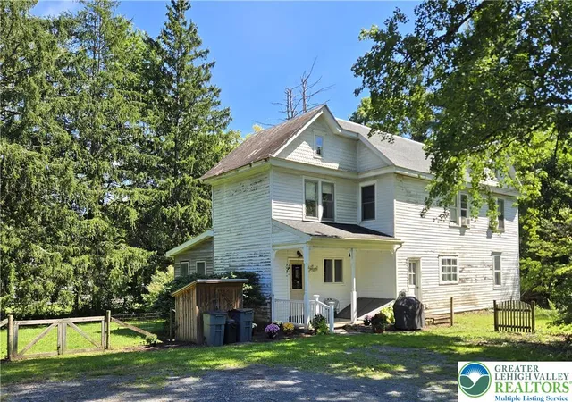 Photo 3 of Sale Pending at 105 Browns Dr, Easton, PA 18042 | MLS# 784280 | Listing updated on 2026-09-24