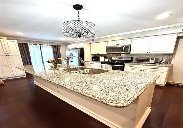 Photo 3 of Townhouse for sale at 1546 Creekside Rd, Whitehall, PA 18052 | MLS# 784072 | Listing updated on 2026-09-23