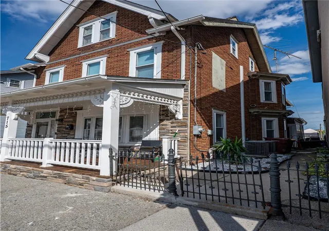 Photo 3 of Single family home for sale at 715 2nd Street, Whitehall, PA 18052 | MLS# 784024 | Listing updated on 2026-09-21