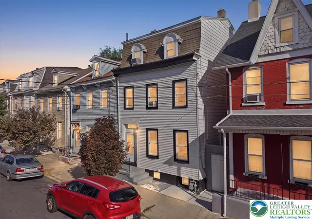 Photo 1 of Sale Pending at 709 Ferry St, Easton, PA 18042 | MLS# 784289 | Listing updated on 2026-09-21