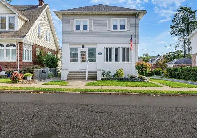 Photo 3 of Sale Pending at 1839 Richmond Ave, Bethlehem, PA 18018 | MLS# 784158 | Listing updated on 2026-09-18