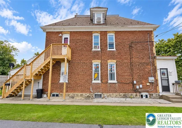 Photo 2 of Sale Pending at 838 Packer St, Easton, PA 18042 | MLS# 784297 | Listing updated on 2026-09-16
