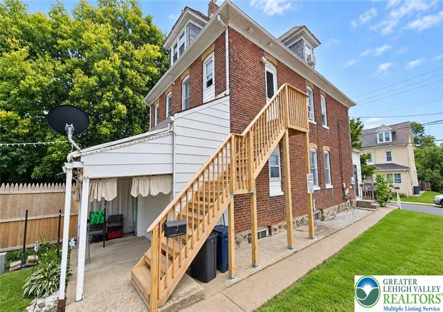 Photo 3 of Sale Pending at 838 Packer St, Easton, PA 18042 | MLS# 784297 | Listing updated on 2026-09-16