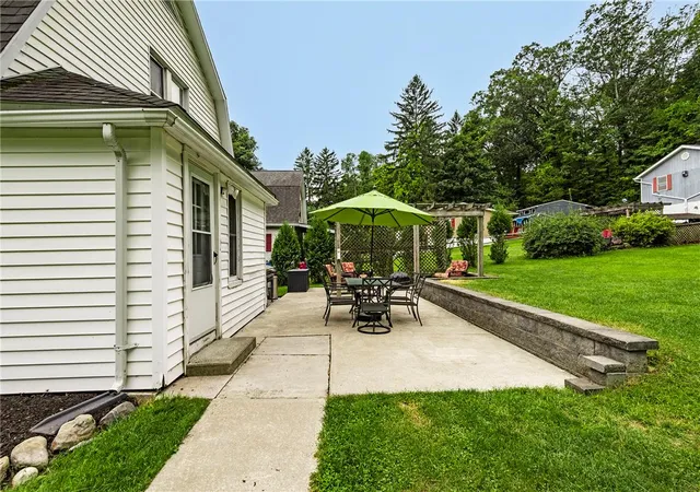 Photo 3 of Sale Pending at 280 Oak Rd, Bangor, PA 18013 | MLS# 784298 | Listing updated on 2026-09-17