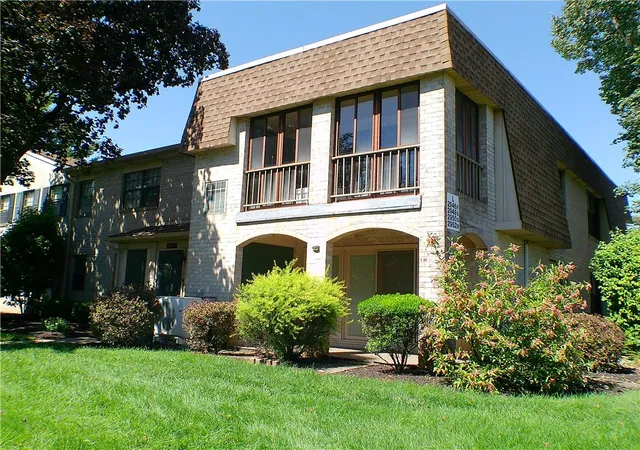 Photo 2 of Condo for sale at 2946 Aronimink Pl #2946, Macungie, PA 18062 | MLS# 782874 | Listing updated on 2026-09-29