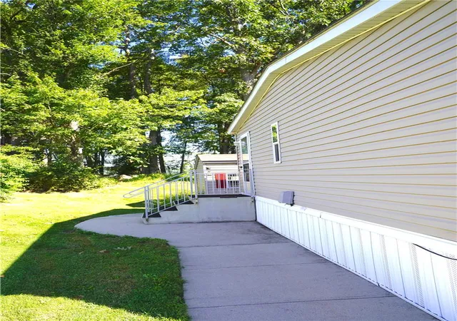 Photo 4 of Manufactured home for sale at 184 Ashley Ln, Lehighton, PA 18235 | MLS# 784193 | Listing updated on 2026-09-25