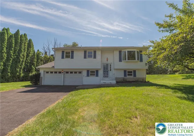 Photo 1 of Sale Pending at 1 Babbling Brk, Easton, PA 18045 | MLS# 783483 | Listing updated on 2026-09-14