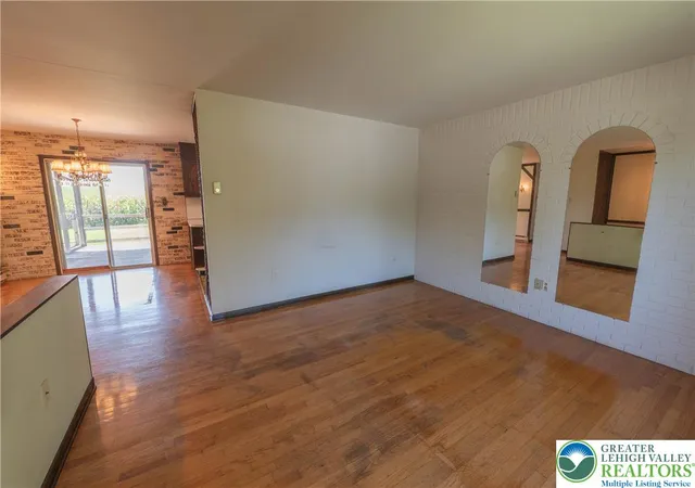 Photo 3 of Sale Pending at 1 Babbling Brk, Easton, PA 18045 | MLS# 783483 | Listing updated on 2026-09-14
