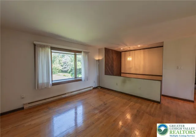 Photo 3 of Sale Pending at 1 Babbling Brk, Easton, PA 18045 | MLS# 783483 | Listing updated on 2026-09-14