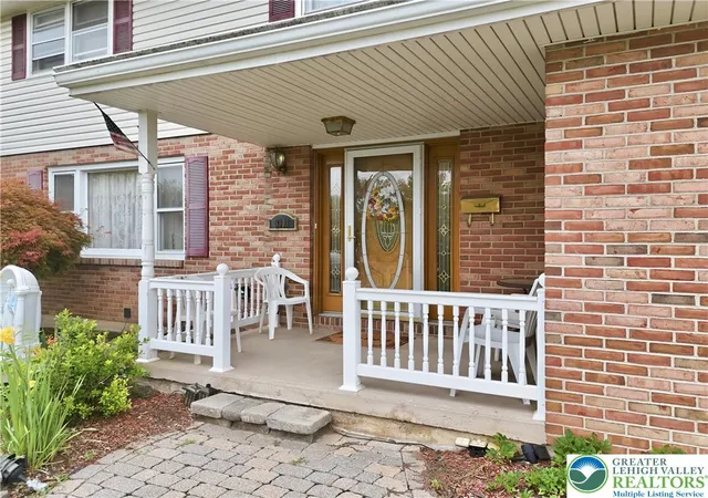 Photo 3 of Single family home for sale at 3303 Barklay Rd, Whitehall, PA 18052 | MLS# 784325 | Listing updated on 2026-10-02