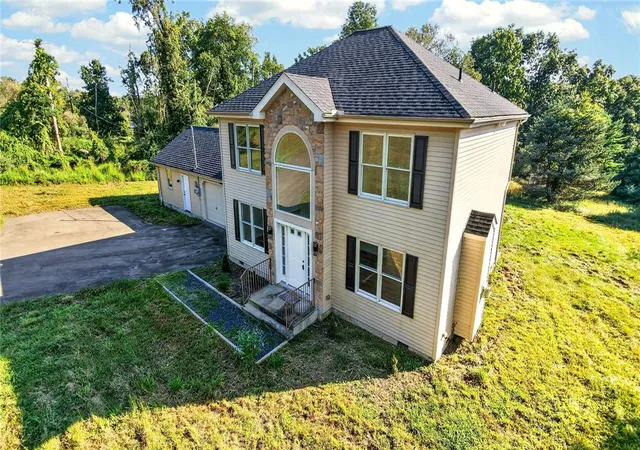 Photo 2 of Single family home for sale at 5693 Neola Rd, Stroudsburg, PA 18360 | MLS# 783130 | Listing updated on 2026-09-30