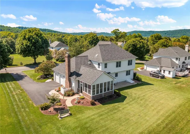 Photo 3 of Single family home for sale at 5101 Aberdene St, Center Valley, PA 18034 | MLS# 782992 | Listing updated on 2026-10-06