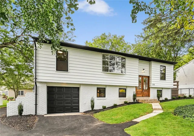 Photo 1 of Sale Pending at 1244 N Ott St, Allentown, PA 18104 | MLS# 784285 | Listing updated on 2026-09-18