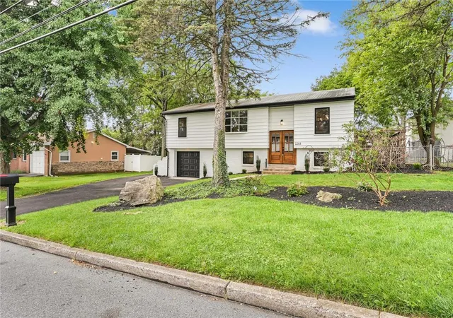 Photo 3 of Sale Pending at 1244 N Ott St, Allentown, PA 18104 | MLS# 784285 | Listing updated on 2026-09-18