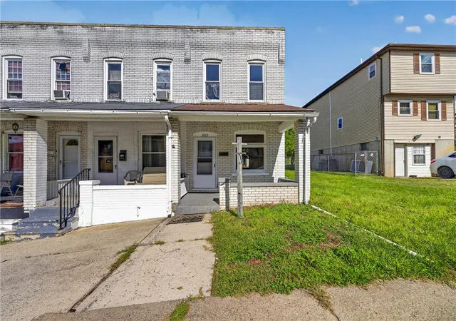 Townhouse for sale at 205 N Irving St, Allentown, PA 18109 | MLS# 784341